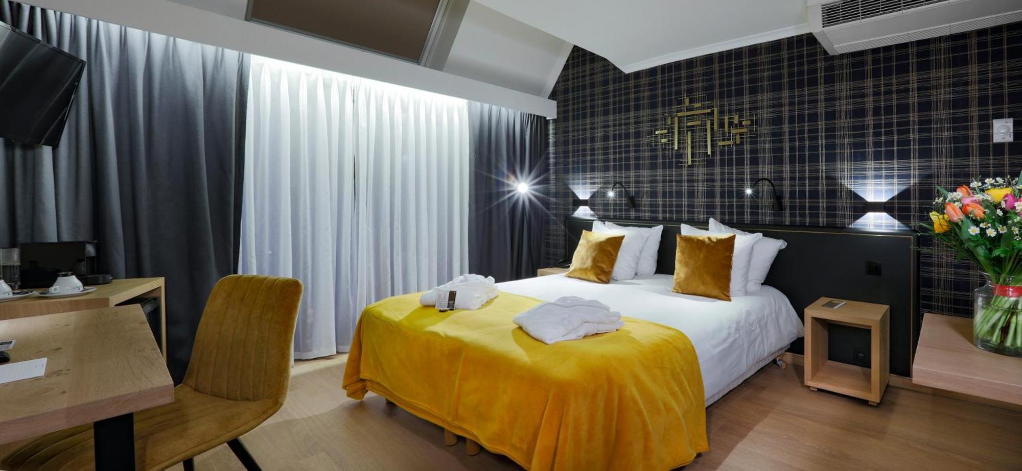 Hotel Quartier Latin Marche-en-Famenne Exteriör bild