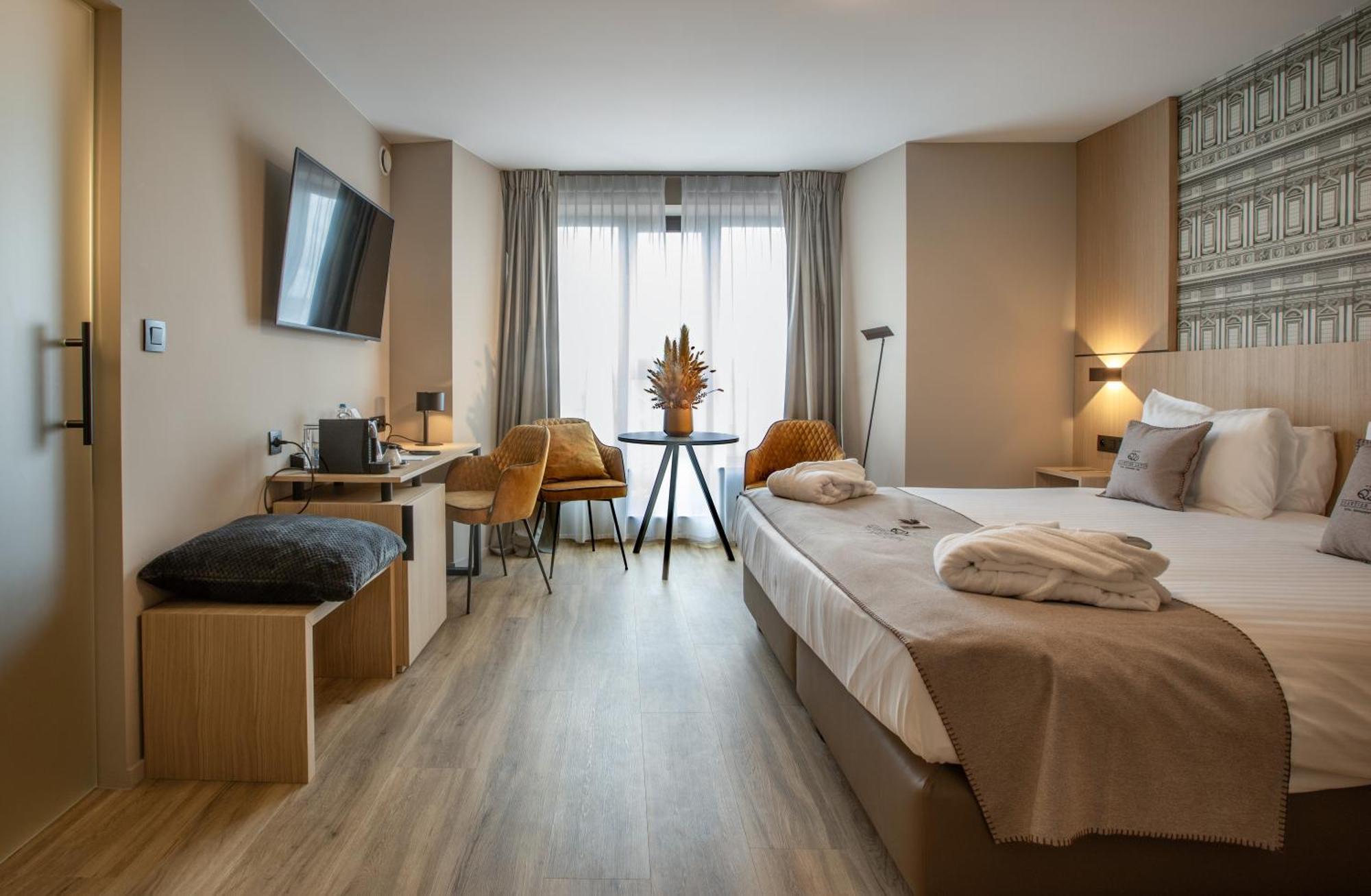 Hotel Quartier Latin Marche-en-Famenne Exteriör bild
