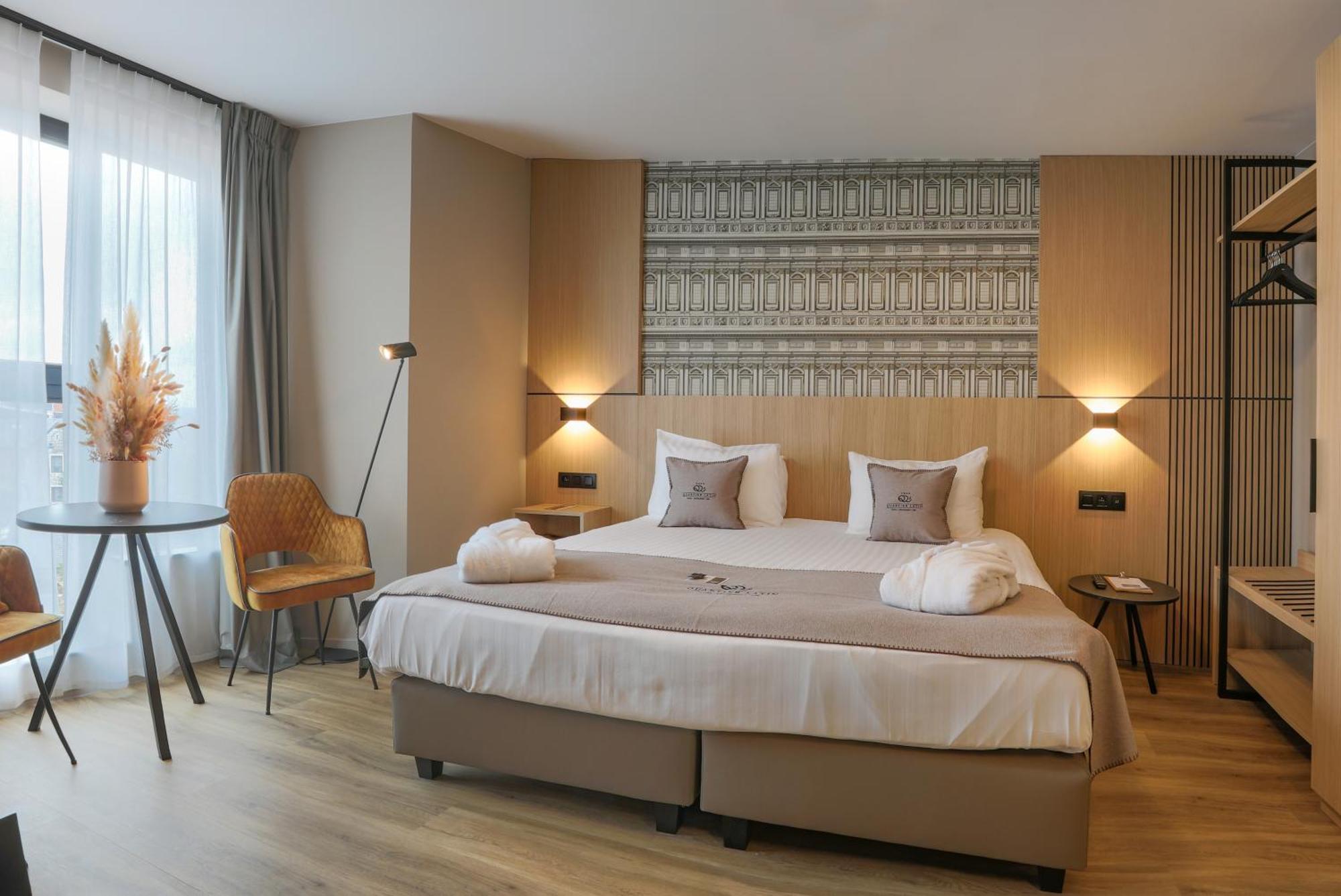 Hotel Quartier Latin Marche-en-Famenne Exteriör bild