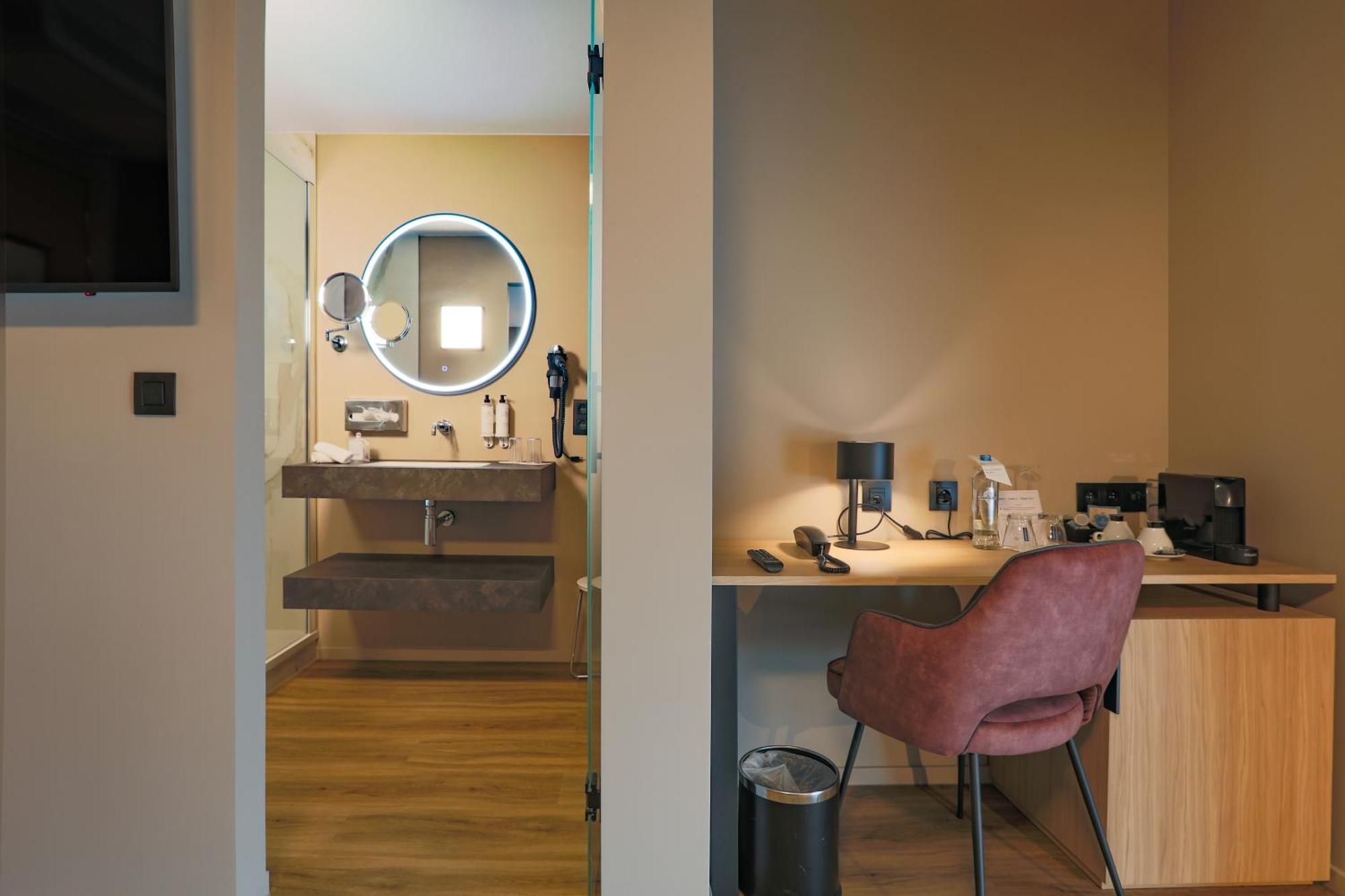 Hotel Quartier Latin Marche-en-Famenne Exteriör bild
